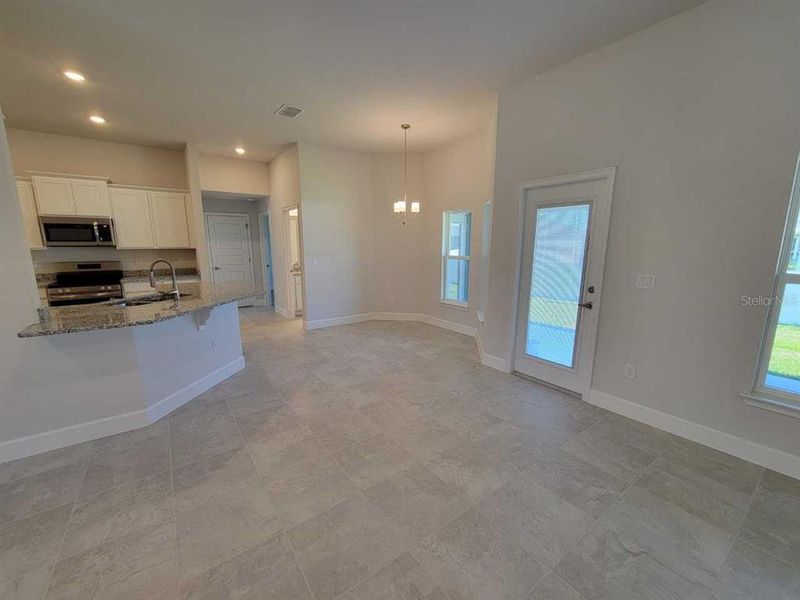 Spacious, unfurnished interior of a new home in Marion Oaks, Ocala (Image 11).