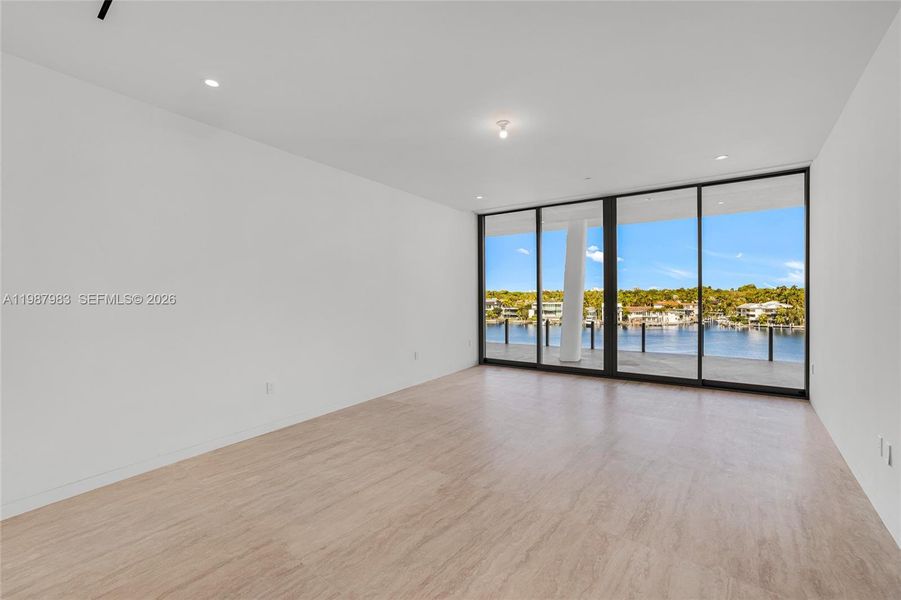 Spacious, unfurnished interior of a new home in , Miami (Image 26).