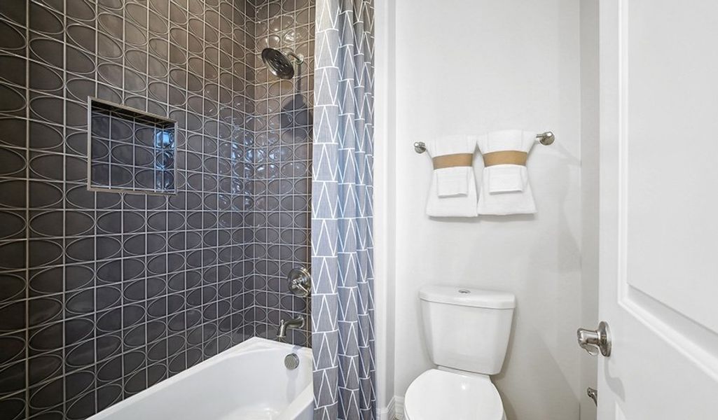 Pinecrest-P853-EstatesatArroyoSeco Bathroom