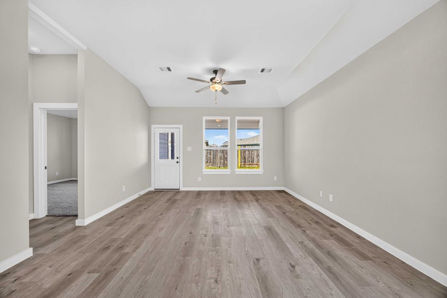 16836 Needlepoint Dr - Hawthorne - Family Room