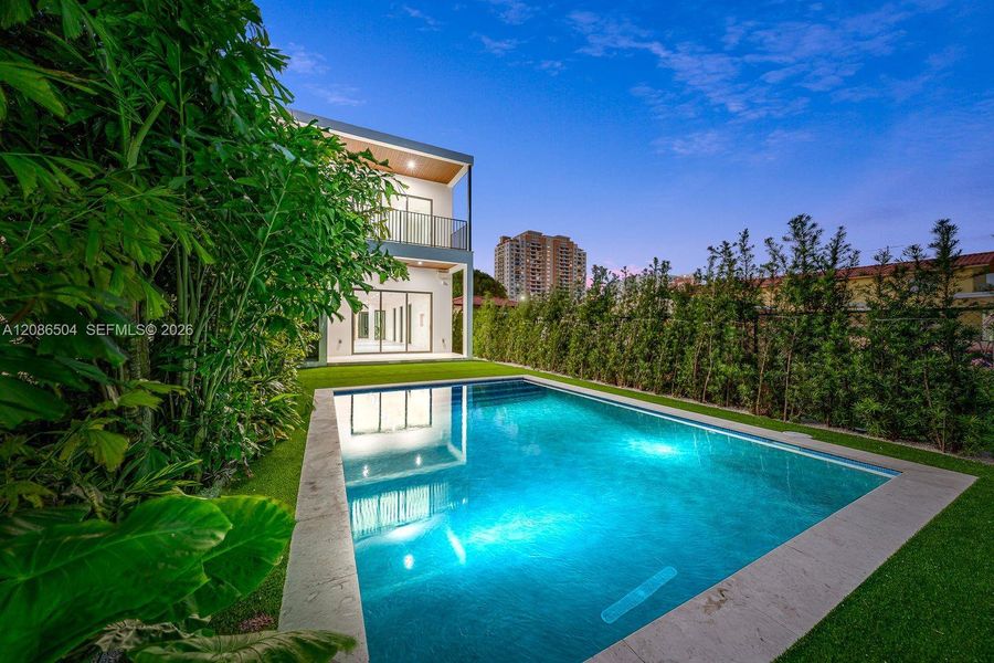 Exterior details and patio area of a home in , Miami (Image 25).
