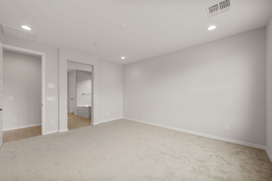 Spacious, unfurnished interior of a new home in Foothills at Northpointe, Peoria (Image 23).