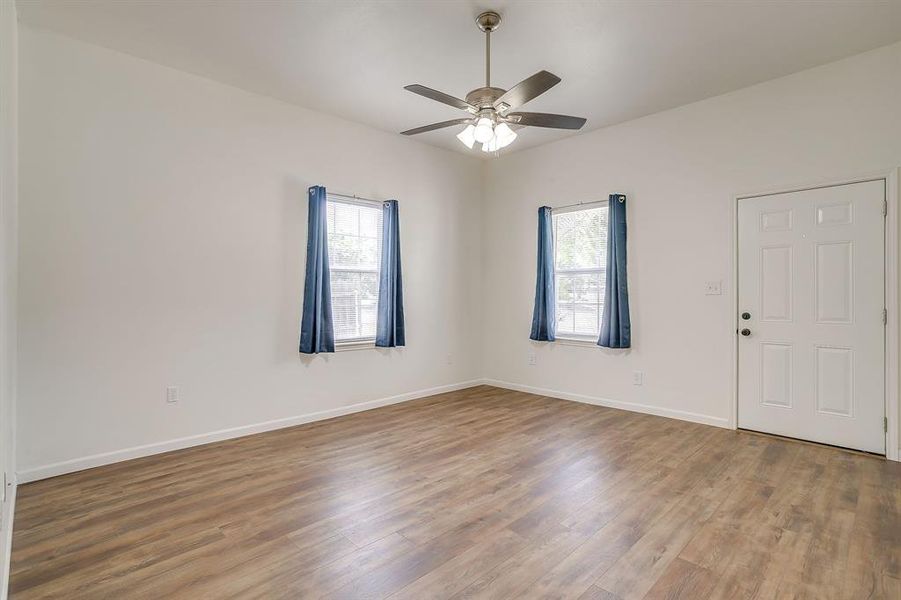 Spacious, unfurnished interior of a new home in , Mineral Wells (Image 33).