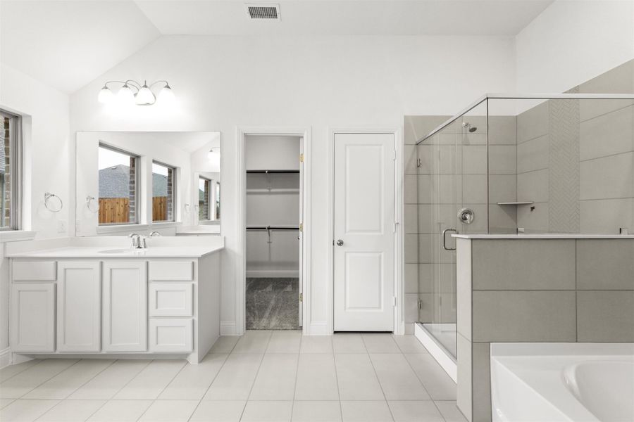 Furnished interior view inside a new home in Creekview Meadows, Pilot Point (Image 10).