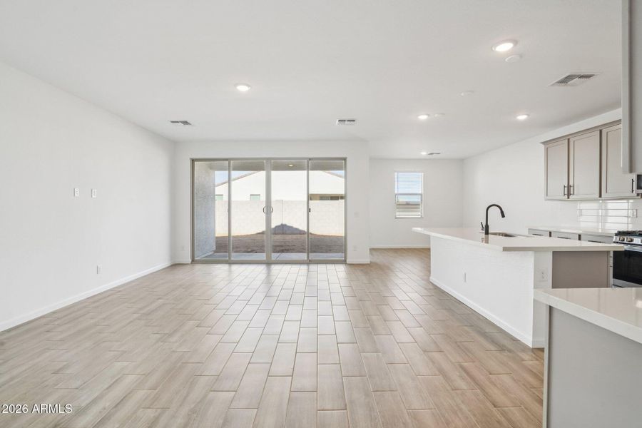 8-web-or-mls-W Cansados Rd-S1501-008