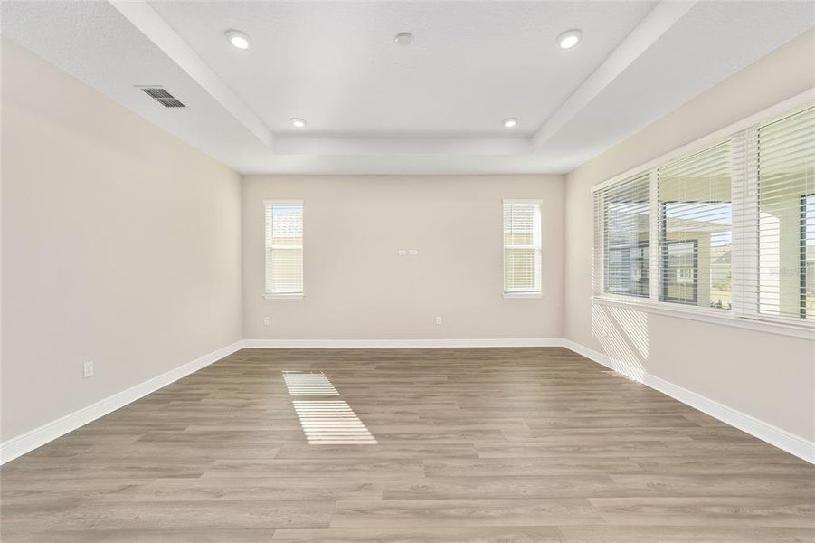 Spacious, unfurnished interior of a new home in , Ocala (Image 16).