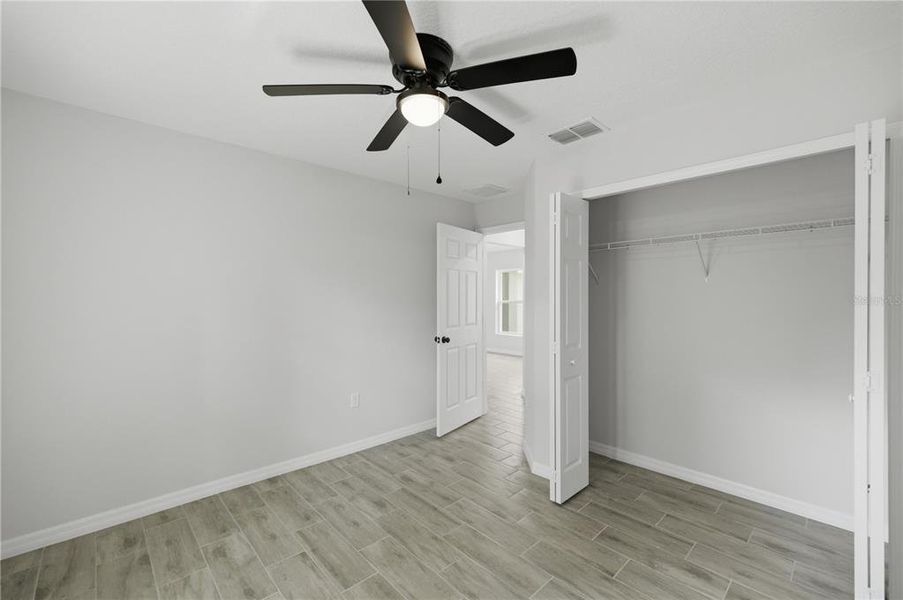 Spacious, unfurnished interior of a new home in , Ocala (Image 12).