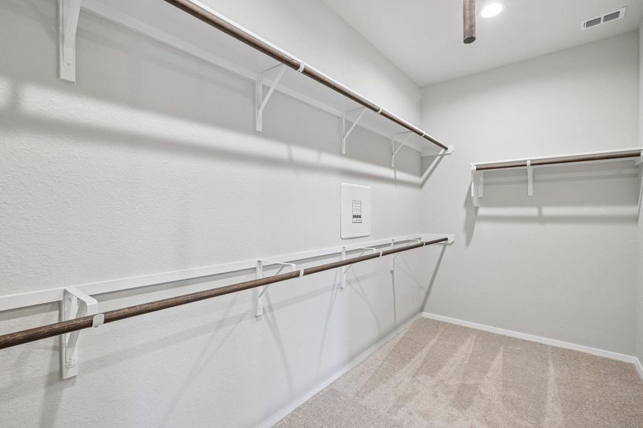 Spacious, unfurnished interior of a new home in Cloverleaf, Austin (Image 14).