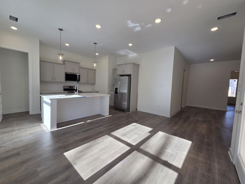Spacious, unfurnished interior of a new home in Twin Oaks, Oakland (Image 17).
