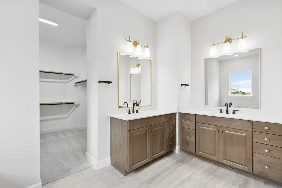 Owner's Bathroom Owner's Bathroom