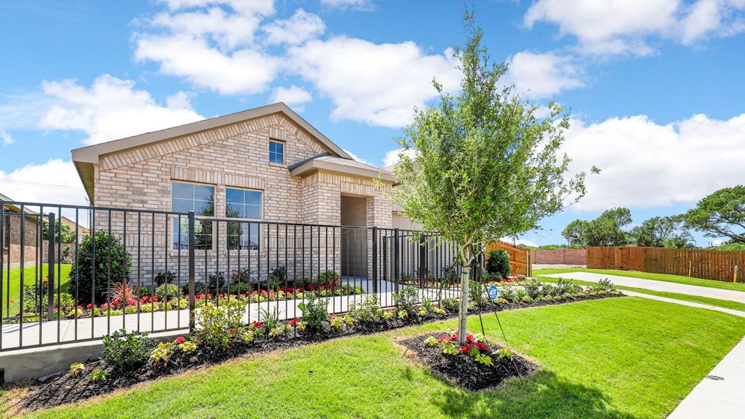 Representative exterior photo of a completed home built from the Texas Cali by D.R. Horton in Vista Park, Decatur, TX (Image 23).