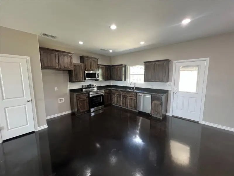 Furnished interior view inside a new home in , Lampasas (Image 6).