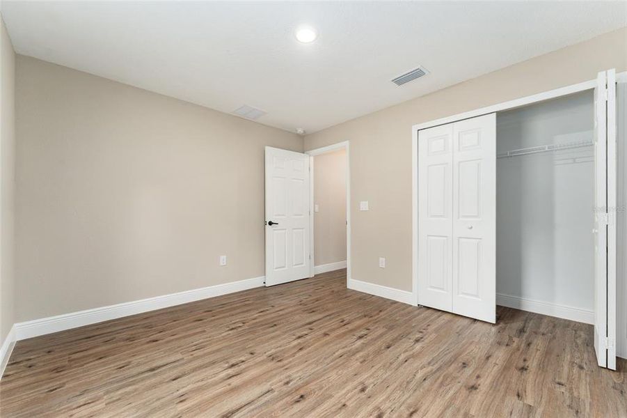 Spacious, unfurnished interior of a new home in , Ocala (Image 11).