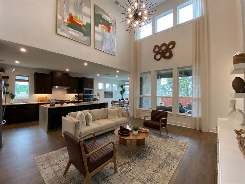 19' ceiling in the living room with two rows of windows