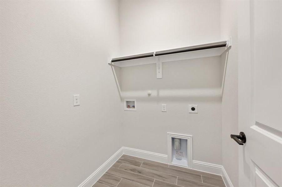 Spacious, unfurnished interior of a new home in Sonoma Verde, McLendon-Chisholm (Image 21).