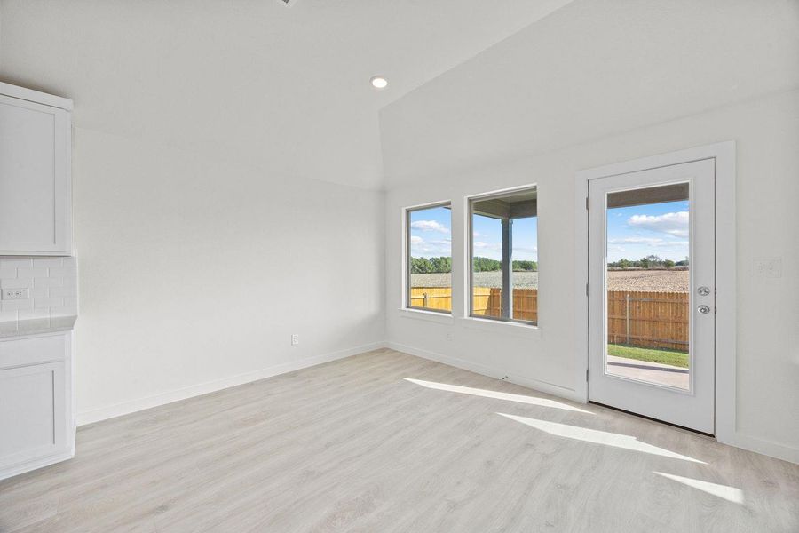 Spacious, unfurnished interior of a new home in Prairie Winds, Hutto (Image 22).