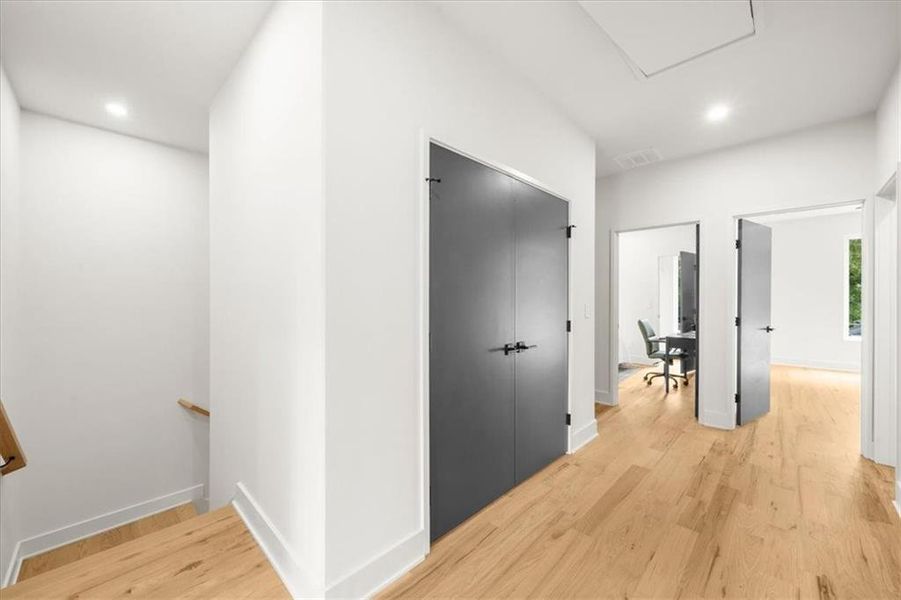 Spacious, unfurnished interior of a new home in , Atlanta (Image 31). Spacious, unfurnished interior of a new home in , Atlanta (Image 31).