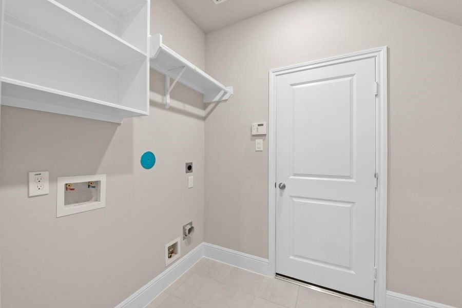 Spacious, unfurnished interior of a new home in Two Step Farm, Montgomery (Image 12).