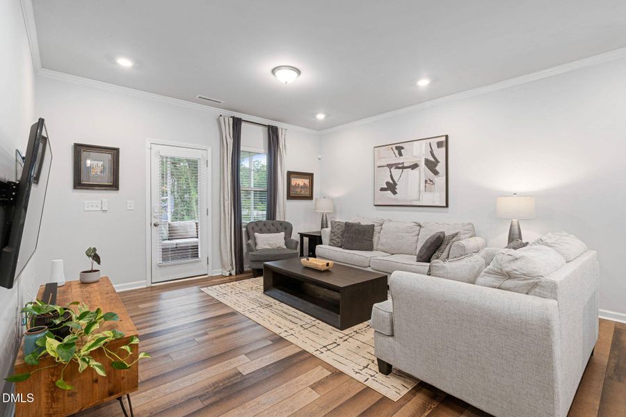 50-web-or-mls-4004-mount-moran-rd