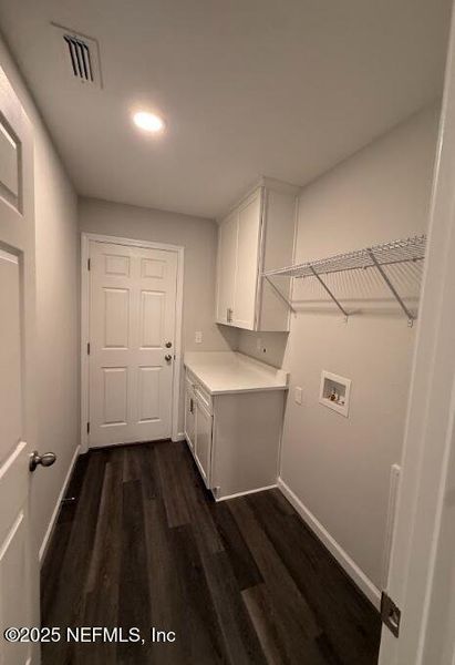 Spacious, unfurnished interior of a new home in , Jacksonville (Image 17).