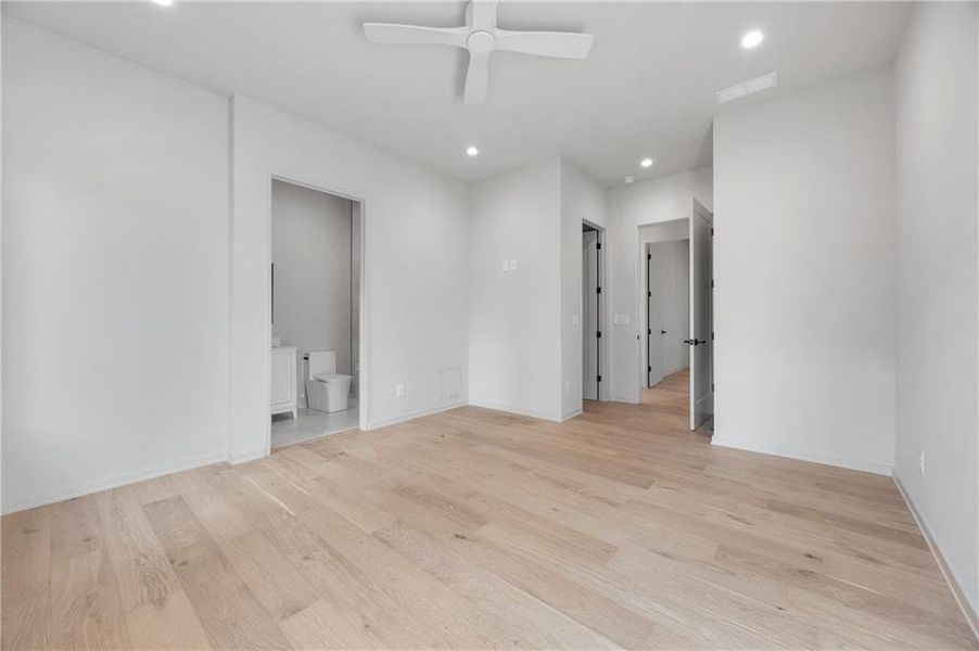 Spacious, unfurnished interior of a new home in , Sandy Springs (Image 25). Spacious, unfurnished interior of a new home in , Sandy Springs (Image 25).