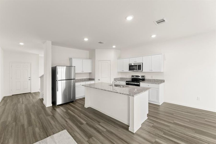 07. 813 Lexington - Kitchen (2) 07. 813 Lexington - Kitchen (2)