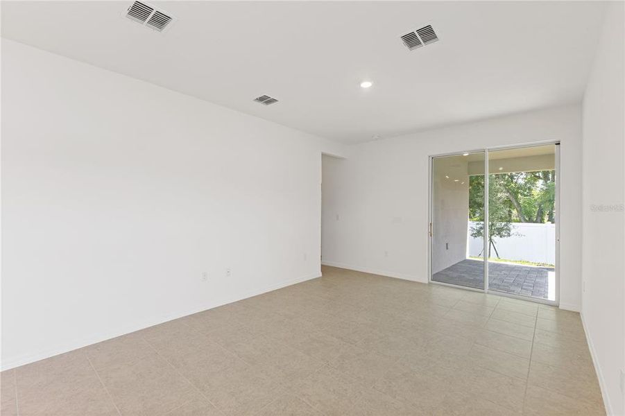 Spacious, unfurnished interior of a new home in Mirror Lake Village, Fruitland Park (Image 12). Spacious, unfurnished interior of a new home in Mirror Lake Village, Fruitland Park (Image 12).
