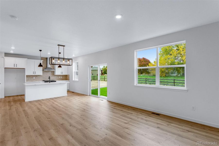 Spacious, unfurnished interior of a new home in Hansen Farm, Fort Collins (Image 20).