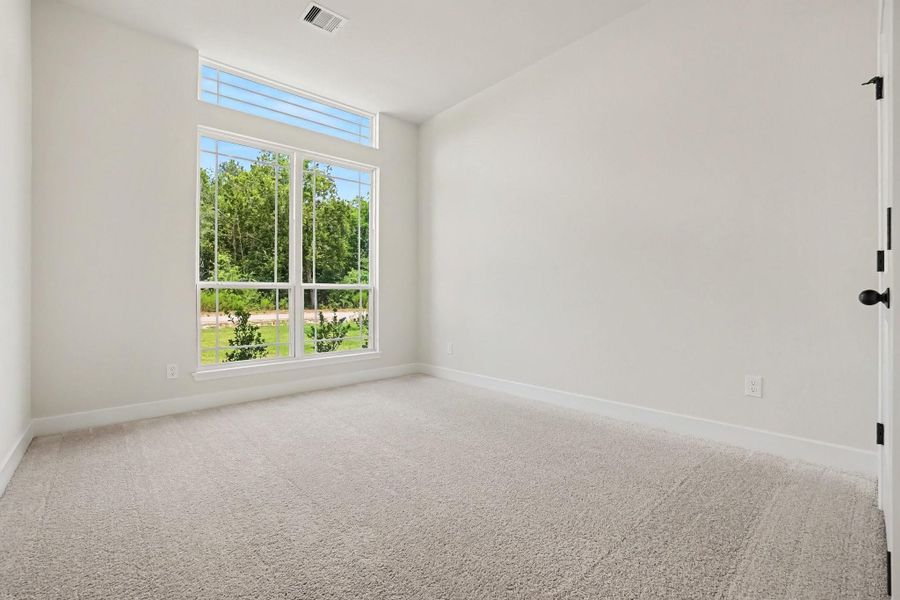 Spacious, unfurnished interior of a new home in Encino Estates, Dayton (Image 19).