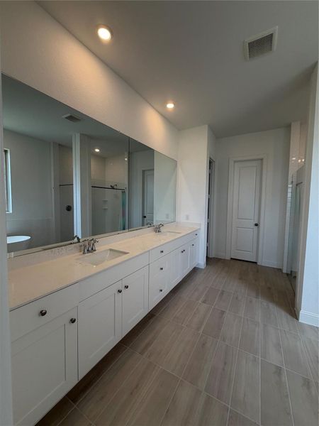 Furnished interior view inside a new home in Cross Creek West, Fulshear (Image 9).