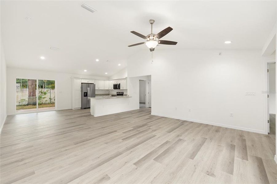 Spacious, unfurnished interior of a new home in , Ocala (Image 64).