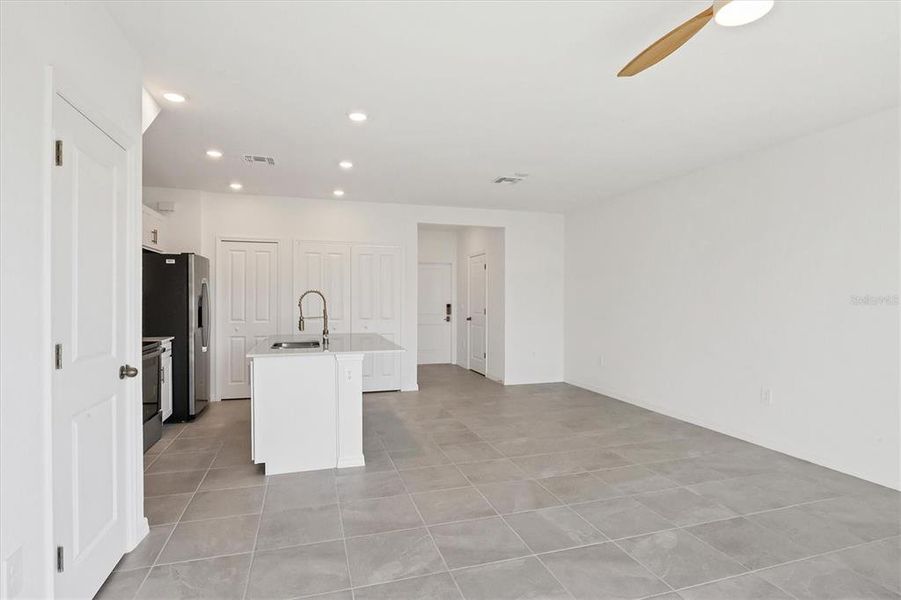 Spacious, unfurnished interior of a new home in , Bradenton (Image 27). Spacious, unfurnished interior of a new home in , Bradenton (Image 27).