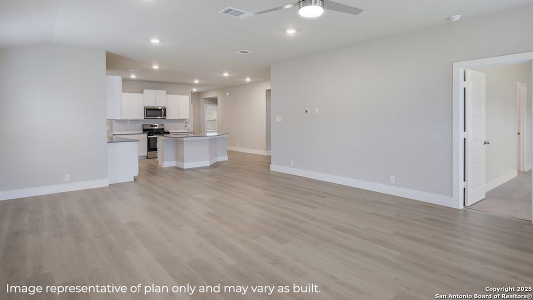 Spacious, unfurnished interior of a new home in Brookstone Creek, San Antonio (Image 12). Spacious, unfurnished interior of a new home in Brookstone Creek, San Antonio (Image 12).