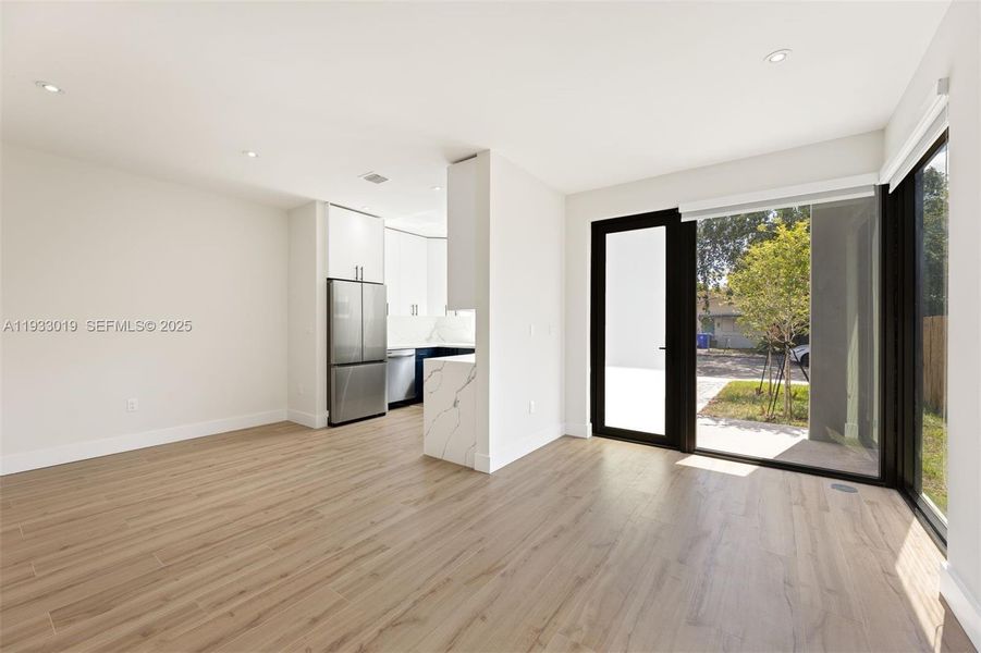 Spacious, unfurnished interior of a new home in , Miami (Image 21).