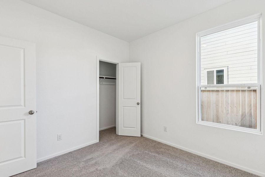 Spacious, unfurnished interior of a new home in Montgomery Bend, Montgomery (Image 13).