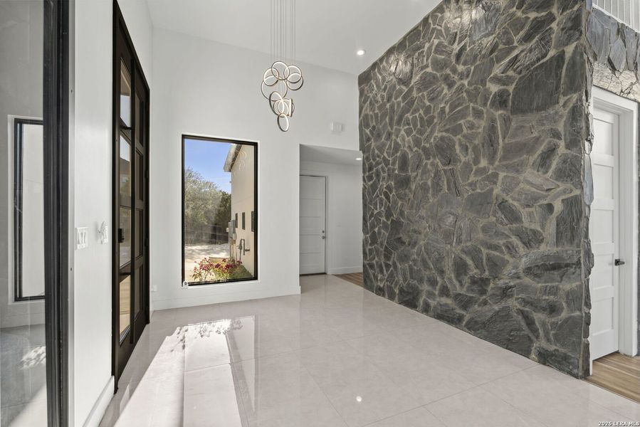 Spacious, unfurnished interior of a new home in , San Antonio (Image 36).