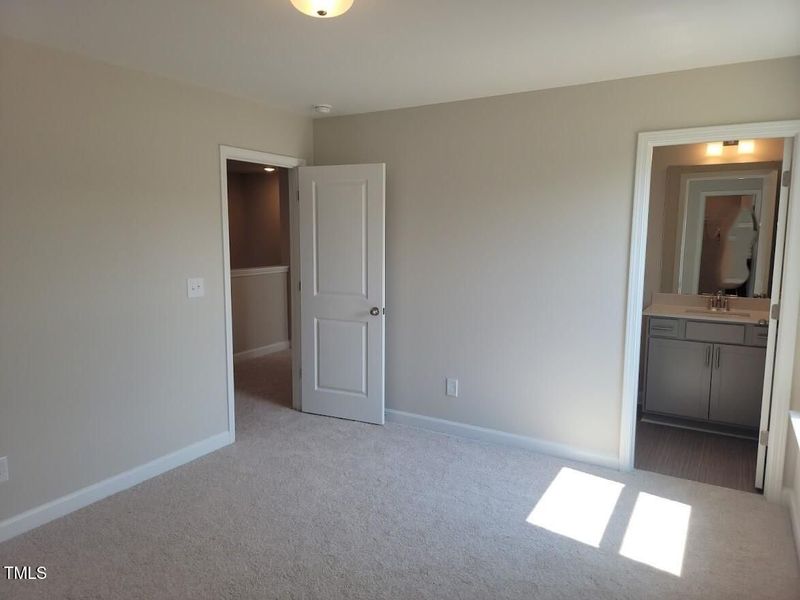 Spacious, unfurnished interior of a new home in Tobacco Road, Angier (Image 86). Spacious, unfurnished interior of a new home in Tobacco Road, Angier (Image 86).