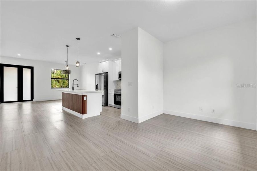 Spacious, unfurnished interior of a new home in , Port Charlotte (Image 30).