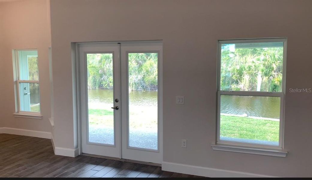 Spacious, unfurnished interior of a new home in South Gulf Cove, Port Charlotte (Image 27).