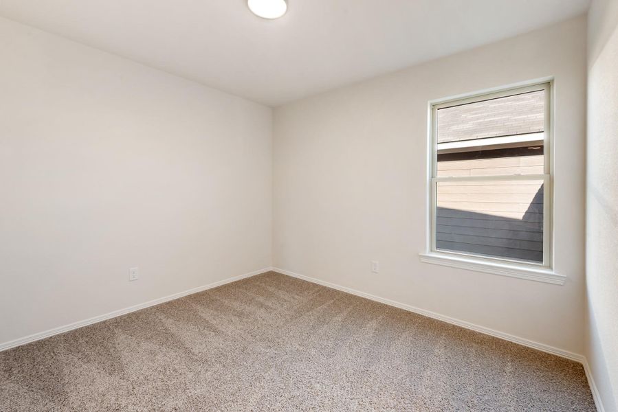 Spacious, unfurnished interior of a new home in , Navasota (Image 17).