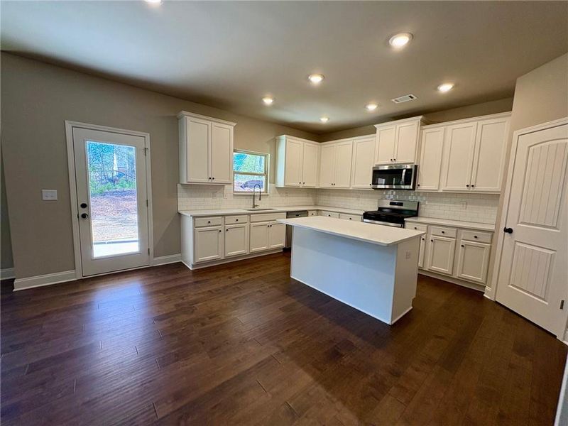 Furnished interior view inside a new home in , Grayson (Image 7).