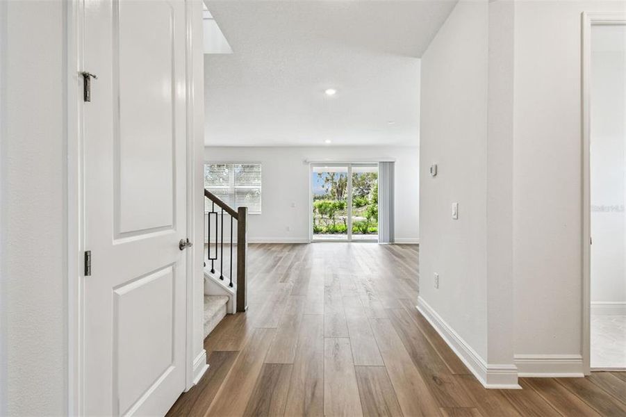 Spacious, unfurnished interior of a new home in Hawkstone, Sarasota (Image 31). Spacious, unfurnished interior of a new home in Hawkstone, Sarasota (Image 31).