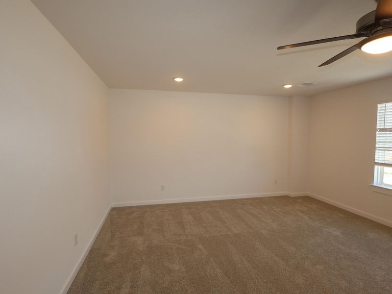 Spacious, unfurnished interior of a new home in Summerview, Fulshear (Image 34).
