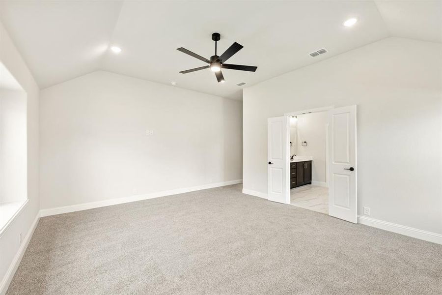 Spacious, unfurnished interior of a new home in Villages of Walnut Grove, Midlothian (Image 15). Spacious, unfurnished interior of a new home in Villages of Walnut Grove, Midlothian (Image 15).