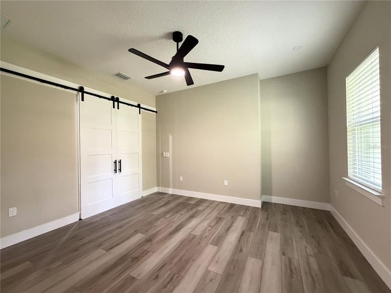 Spacious, unfurnished interior of a new home in , Groveland (Image 16).