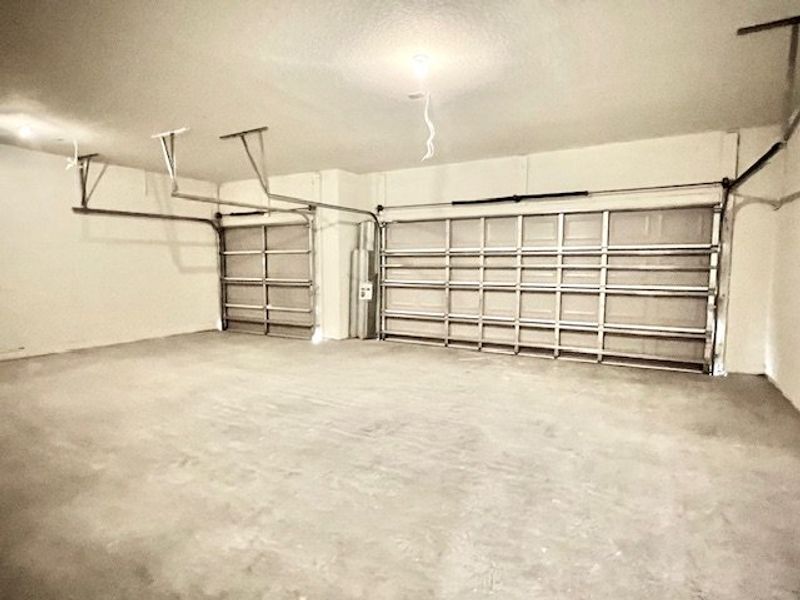 Spacious, unfurnished interior of a new home in Lakes At St Sebastian, Micco (Image 24).