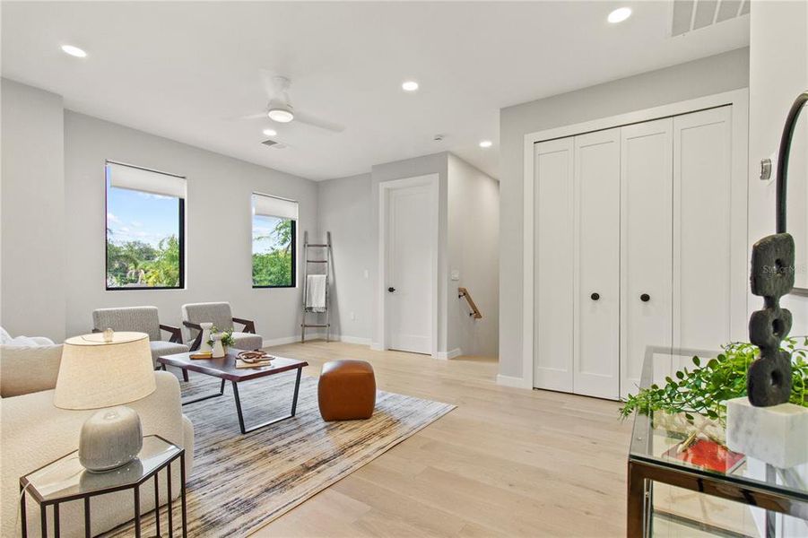 Furnished interior view inside a new home in , Orlando (Image 38).