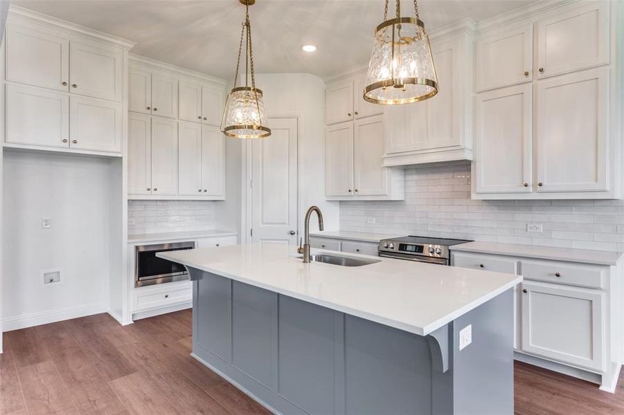 Furnished interior view inside a new home in Settler’s Glen, New Fairview (Image 7).