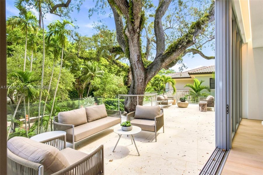 Exterior details and patio area of a home in , Miami (Image 29).