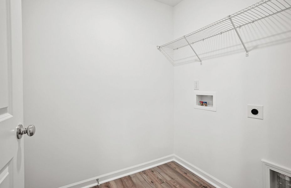 Spacious, unfurnished interior of a new home in Mallard Park, Charlotte (Image 39). Spacious, unfurnished interior of a new home in Mallard Park, Charlotte (Image 39).